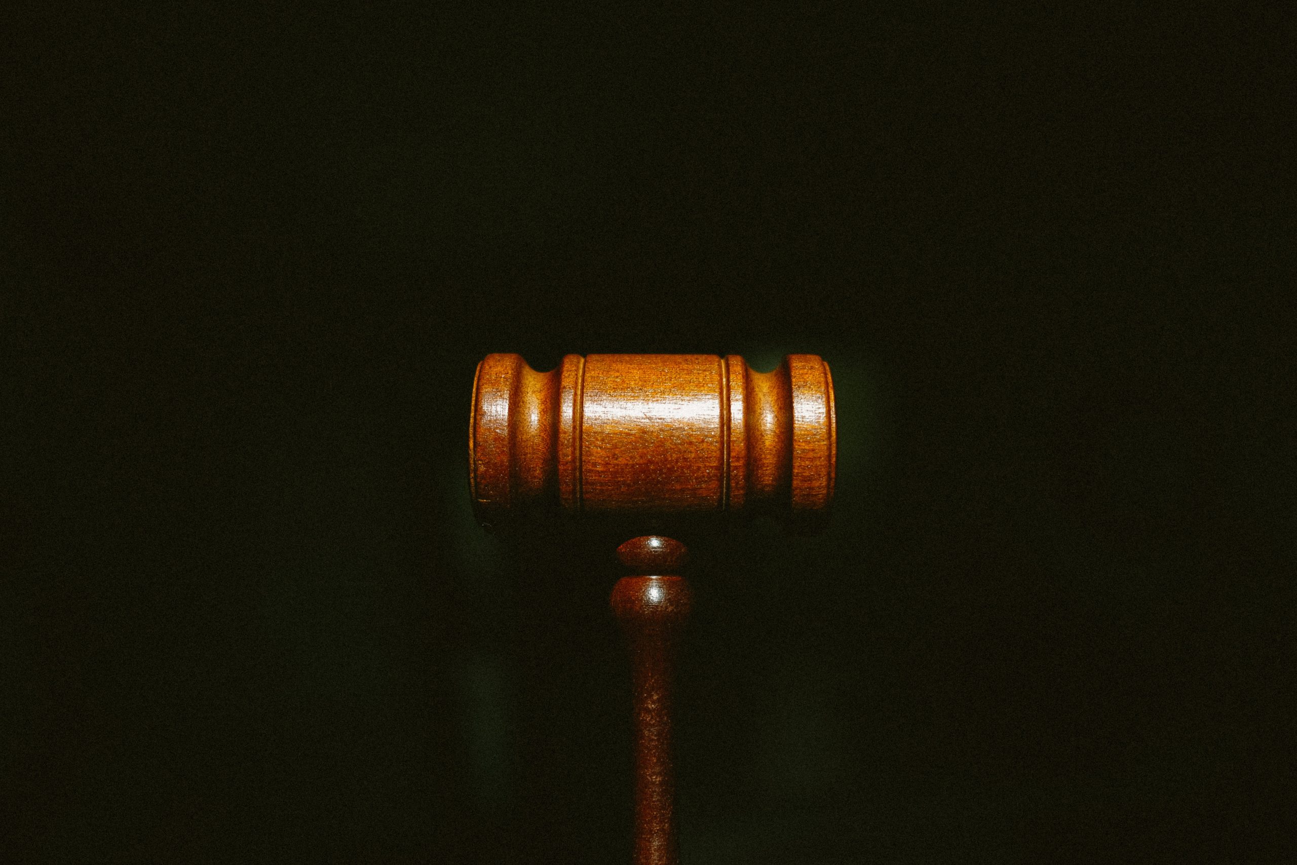 wooden-judges-gavel